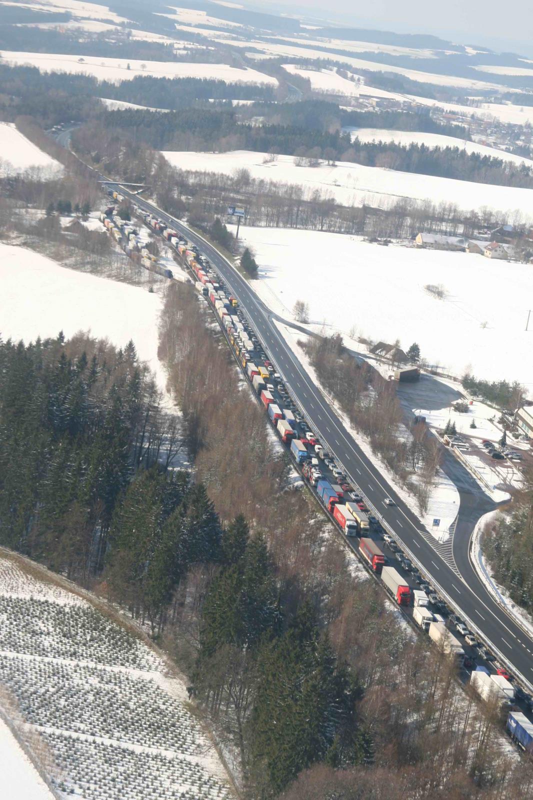 Hromadná dopravní nehoda na dálnici D1