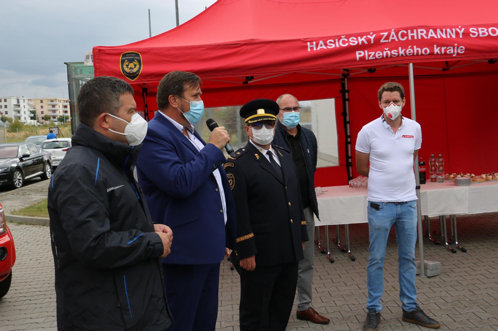 Jan Hamáček, Ivo Grüner - hovořící k přítomným, Martin Zrzavecký a František Pavlas.JPG