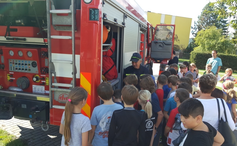 Kdo si hraje, nezlobí - 13. 9. 2019 (7).jpg