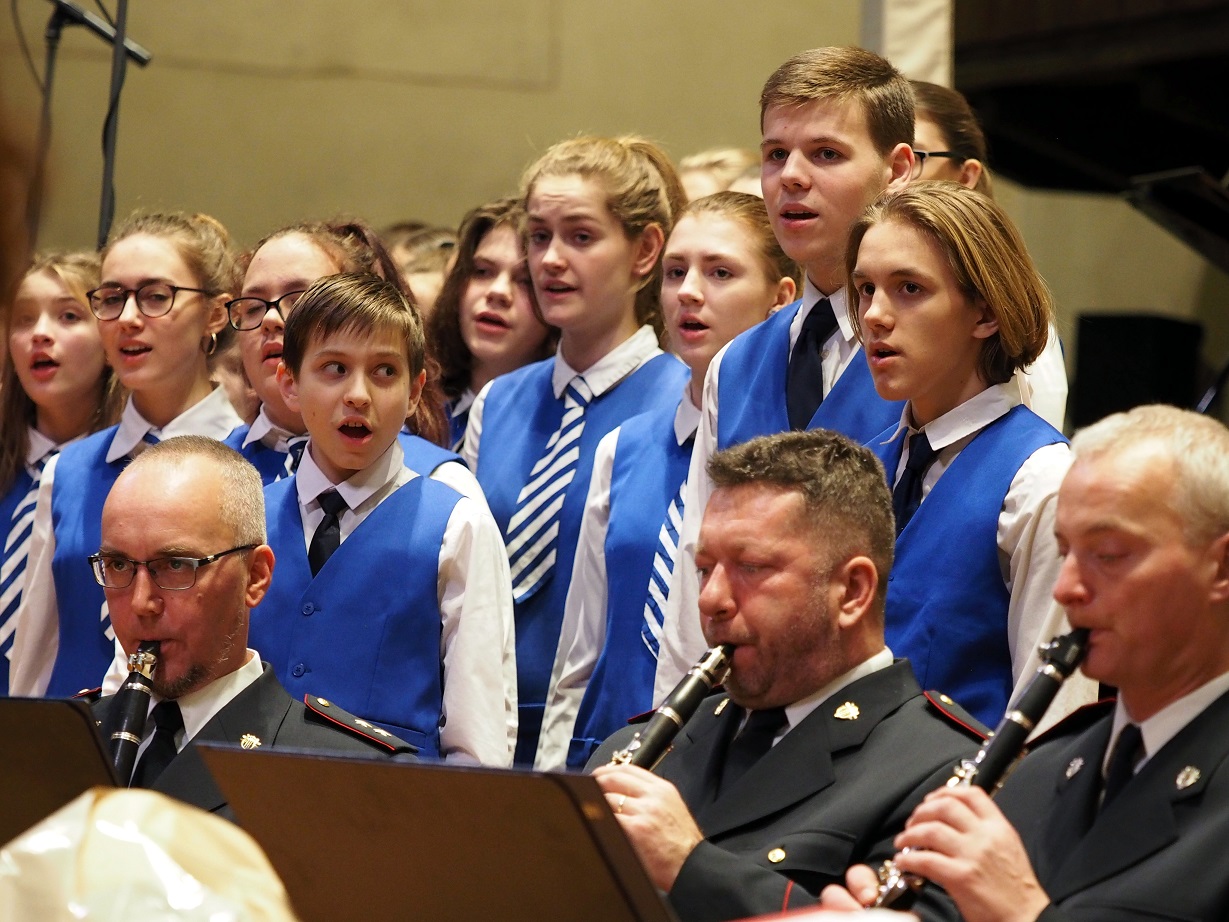 Koncert 20 let novodobé HZS ČR 18.jpg