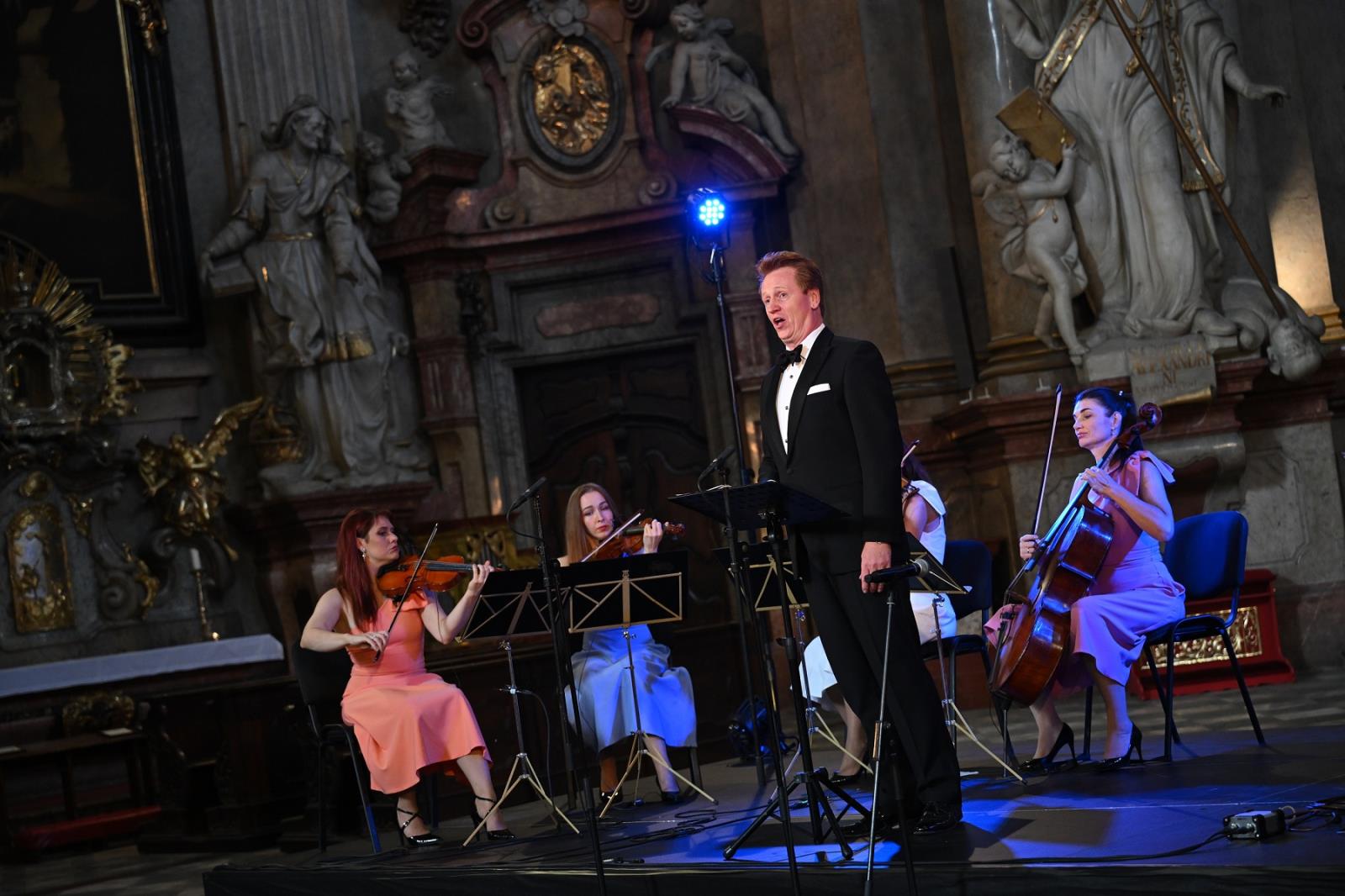 Letní hasičský koncert po roce opět zazněl v chrámu sv. Mikuláše
