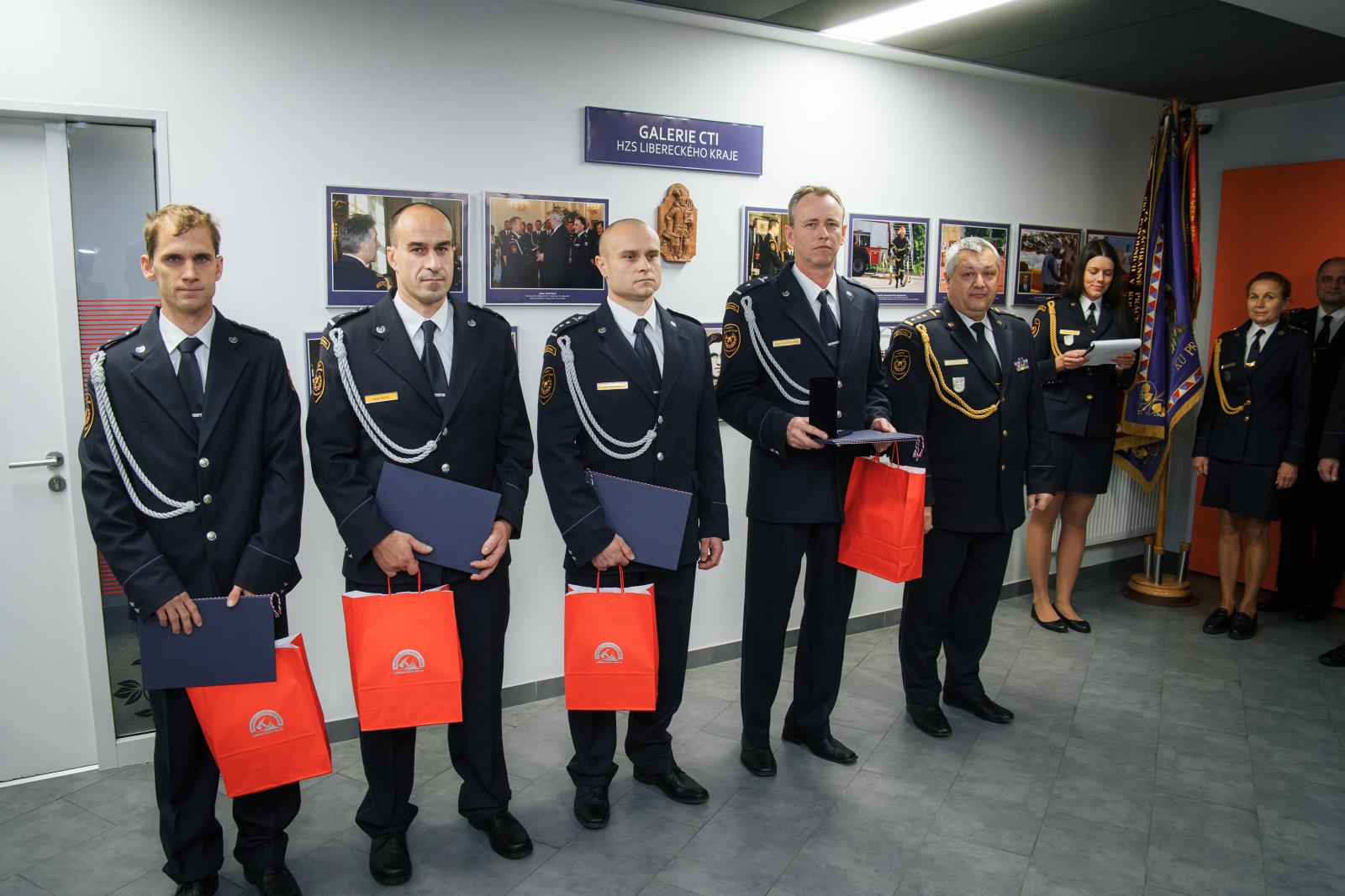 Liberečtí hasiči ocenění za zásah u požáru v Ostašově