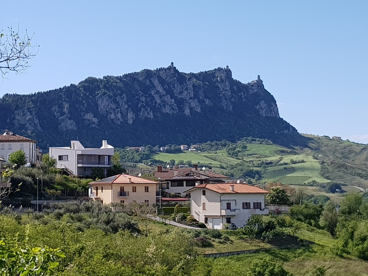Materiální dar San Marinu.jpg