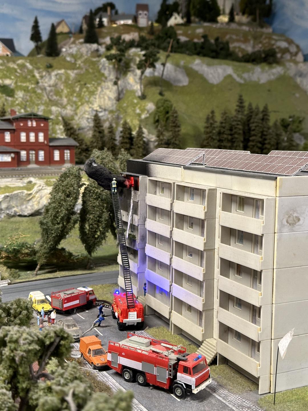 Mimořádná událost, při níž zasahují hasiči, zachycená na 3D modelu.jpg