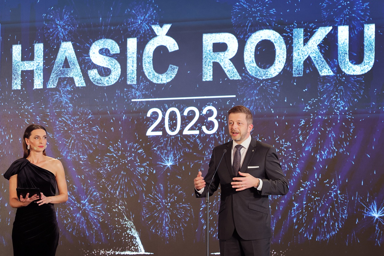 Ministr vnitra Vít Rakušan přivítal hosty slavnostního večera Hasič roku 2023 (3).jpg