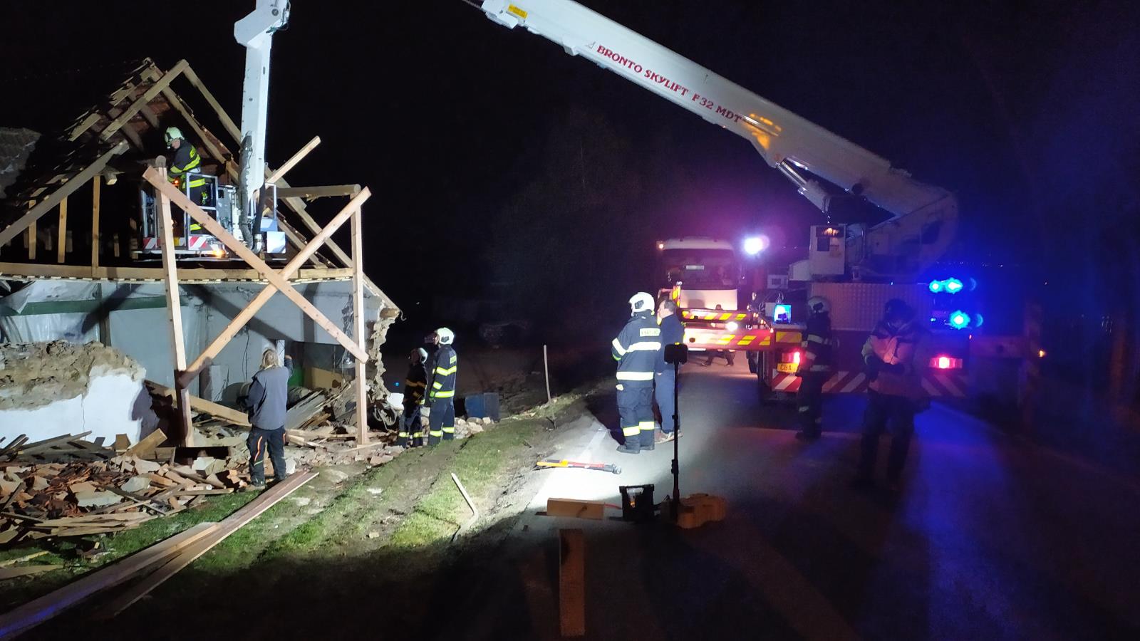 Náraz NA do stodoly, Řevňovice - 27. 10. 2021 (autor - JSDHO Borovany) (15).jpg