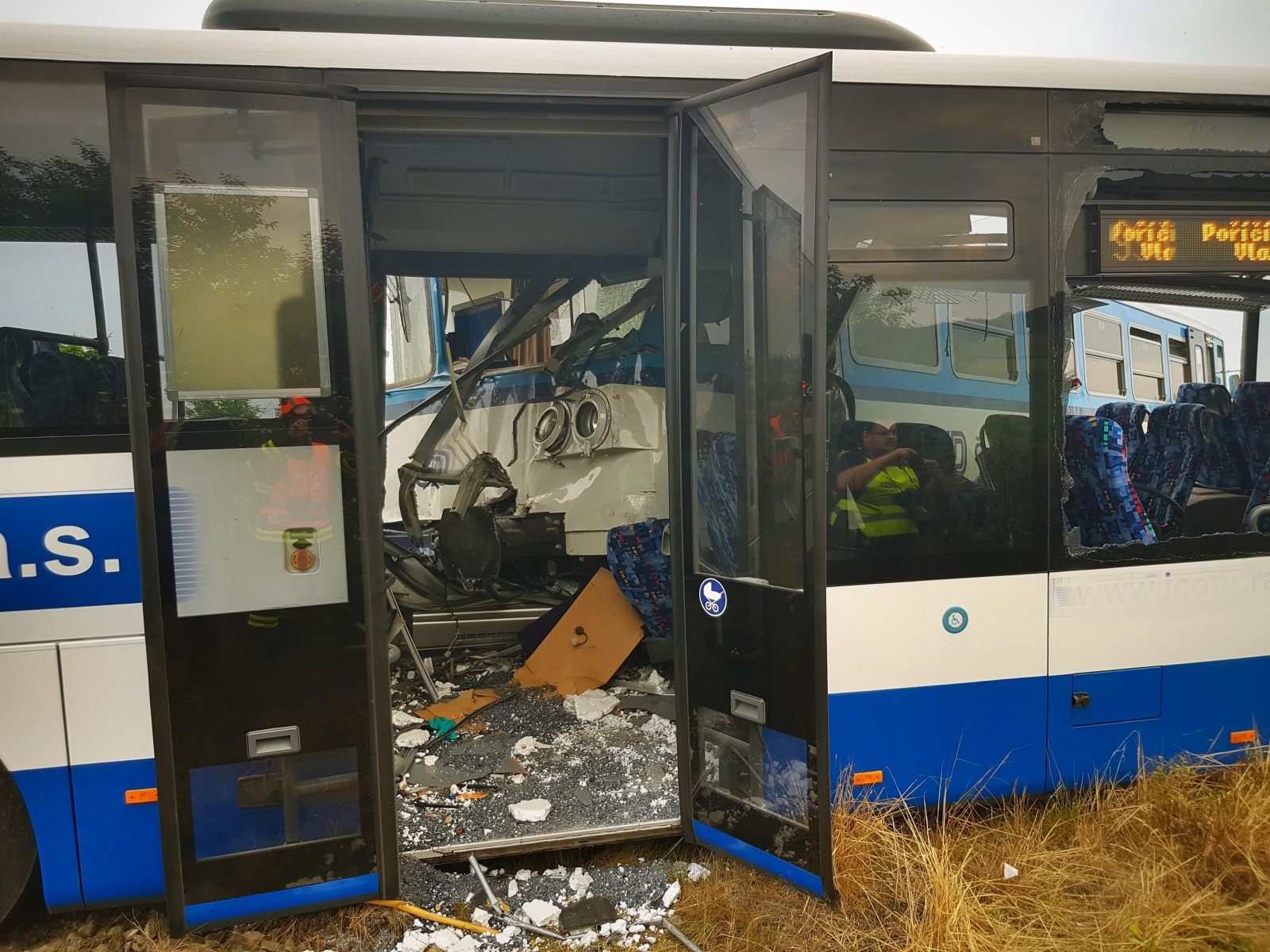 Nehoda vlaku s autobusem_SČK.jpg