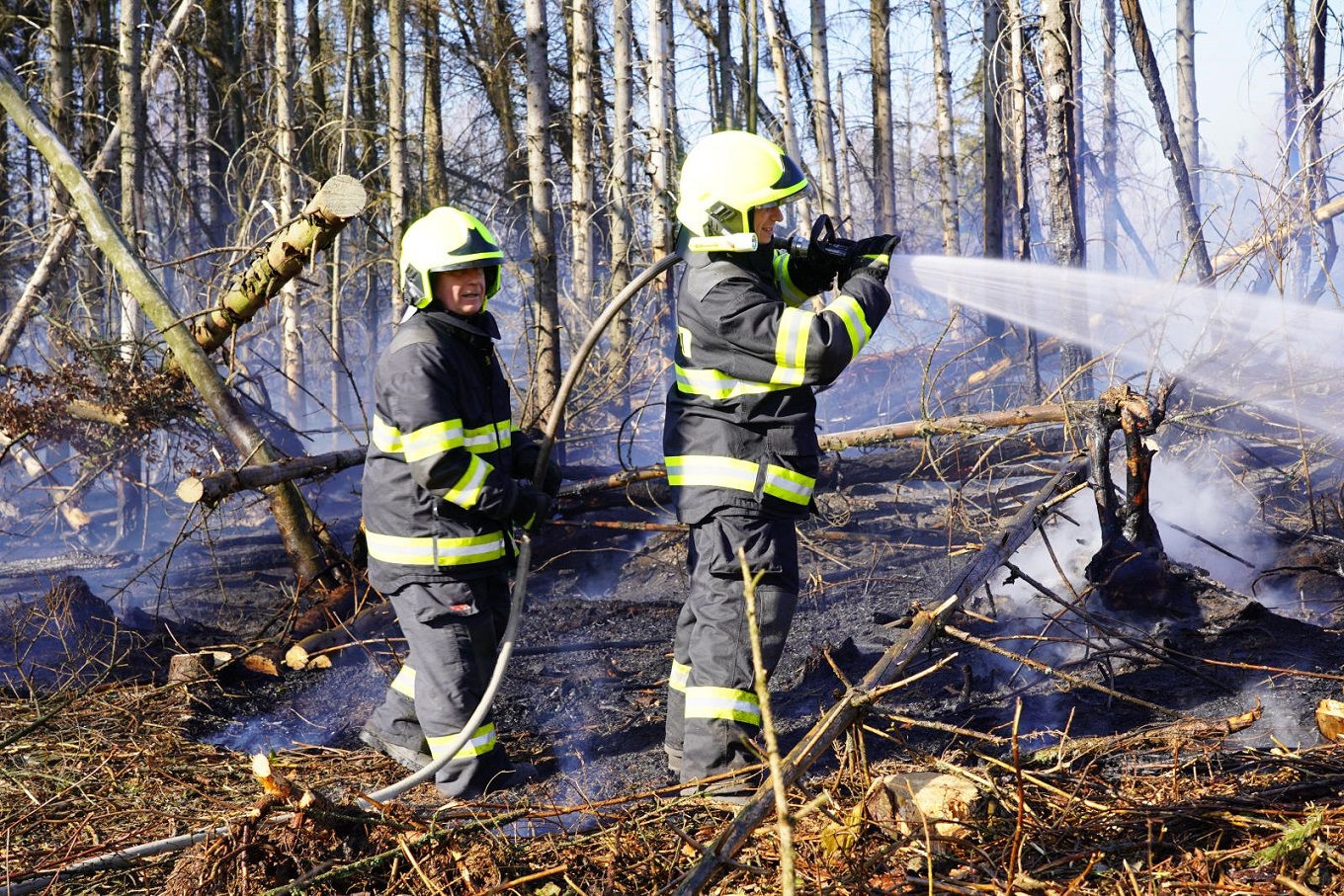 OLK - Požár ve zvláštním stupni poplachu mezi obcemi Pohořany a Jívová_2.jpg