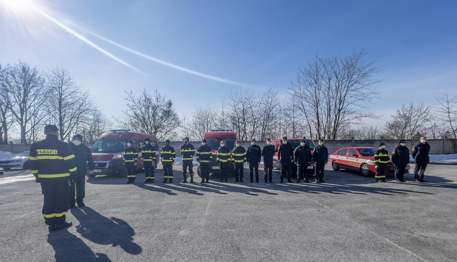 Odjezd týmů do Pomezí nad Ohří ze stanice v Říčanech