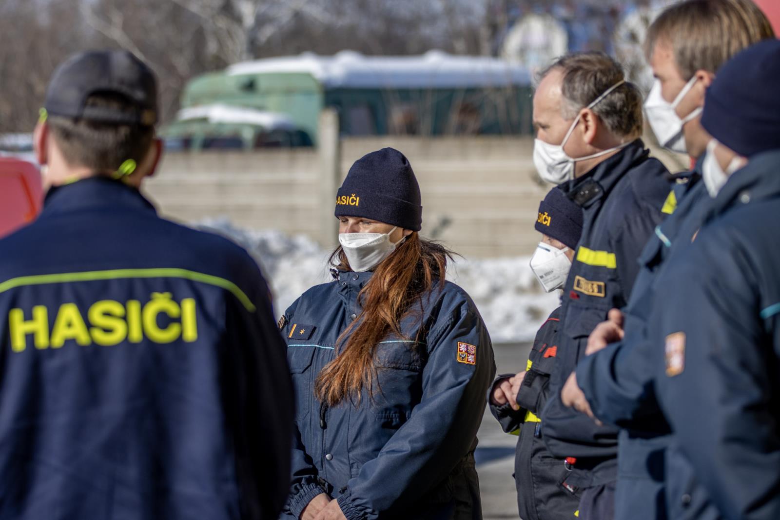 Odjezd týmů do Pomezí nad Ohří ze stanice v Říčanech