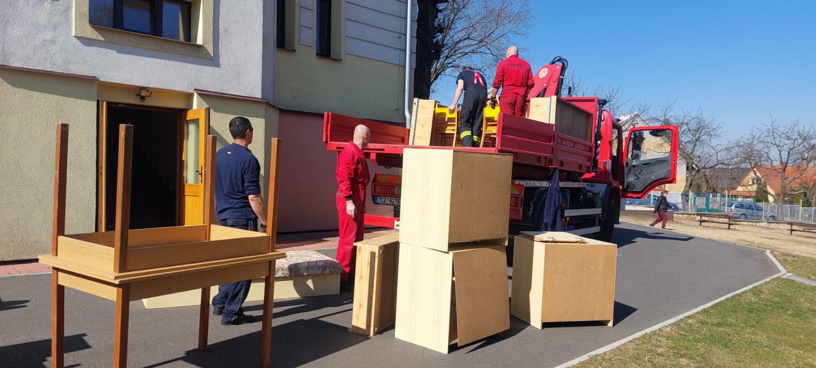 Odvoz nábytku ze Záluží do Budíškovic - 28. 3. 2022 (1).jpg