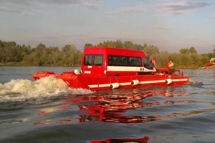 PTS na vodě, naložen.jpg