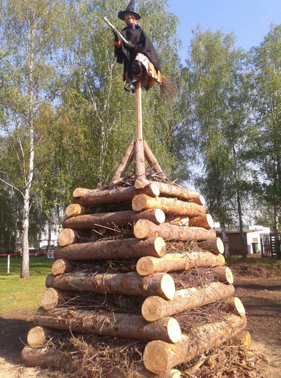 Pálení čarodějnic_1.png