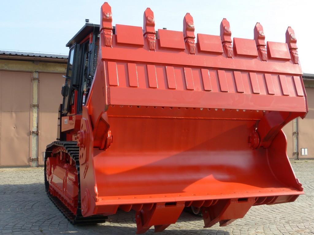 Pásový nakladač CAT 973D (4).JPG