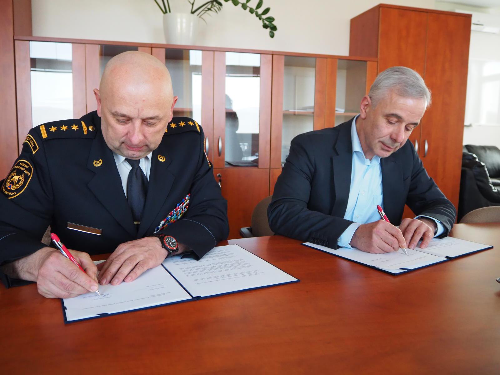Podpis memoranda (1).JPG