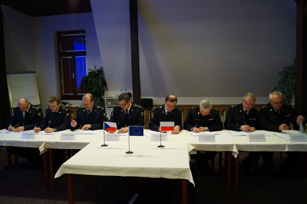 Podpis memoranda mezi ČR a PL (5).JPG