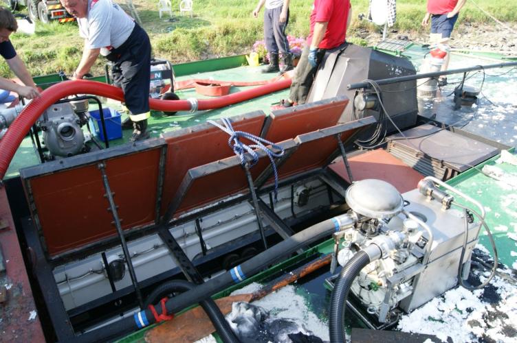 Poškozená loď 1.jpg