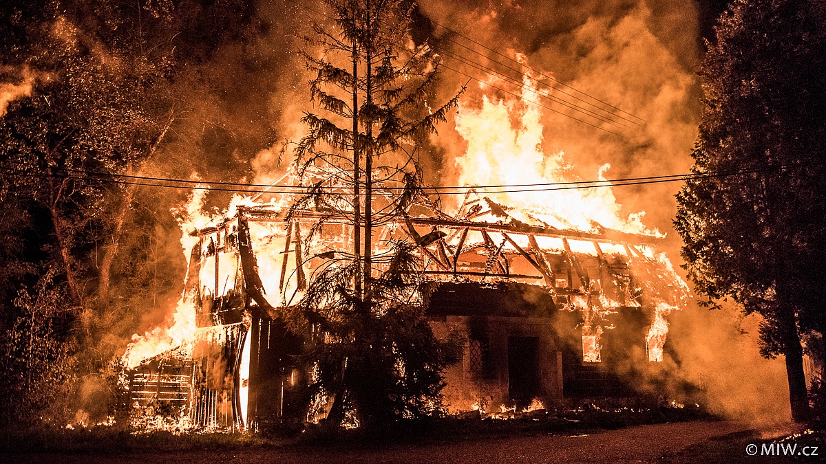 Požár Krásný Buk.jpg
