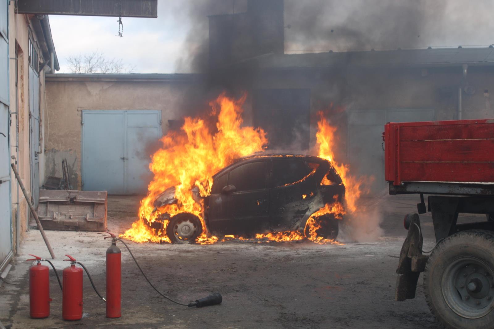 Požár OA, Hrdějovice - 6. 12. 2017 (1).JPG