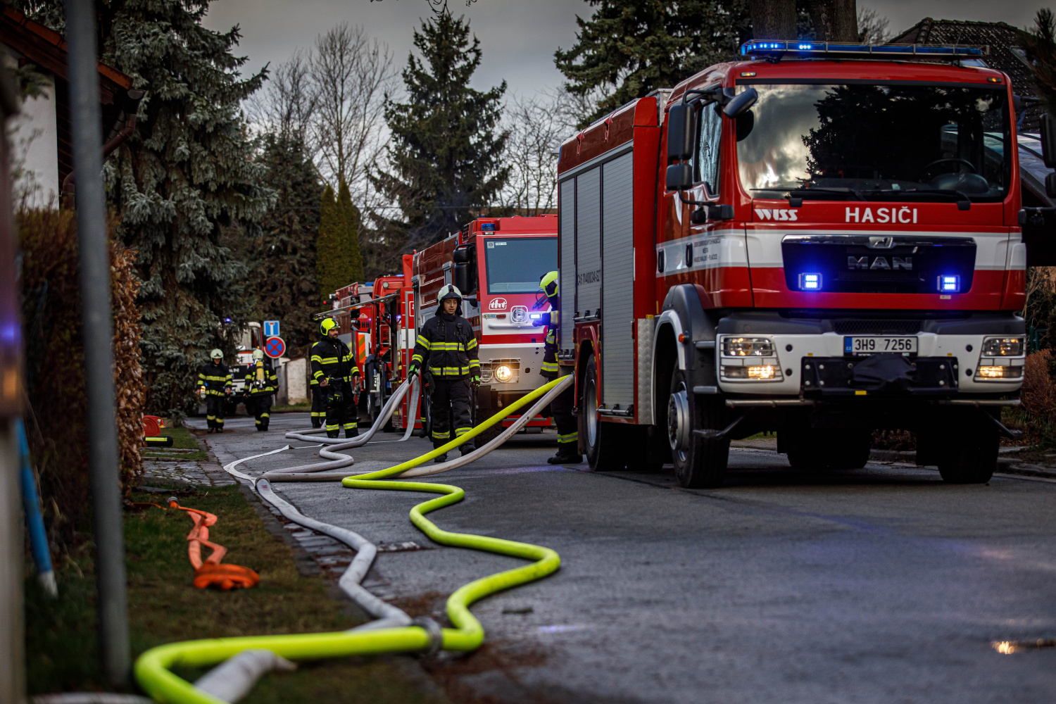 Požár RD Hradec Králové (8).jpg