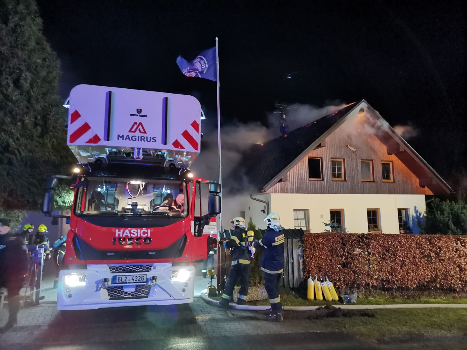 Požár RD ve Světlé pod Ještědem_9