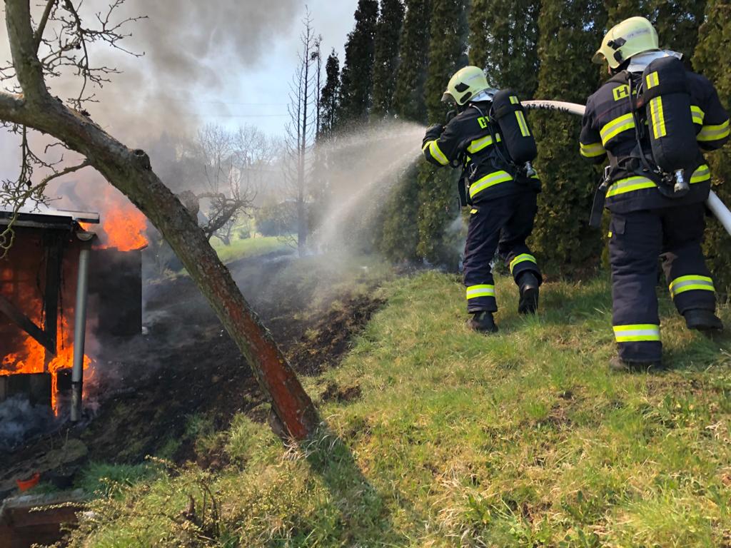Požár altánu Rtyně nad Bílinou (1).jpg
