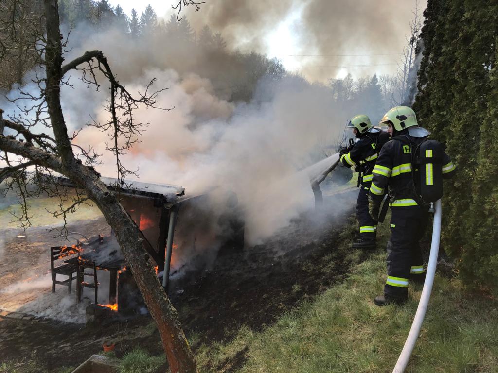 Požár altánu Rtyně nad Bílinou (3).jpg