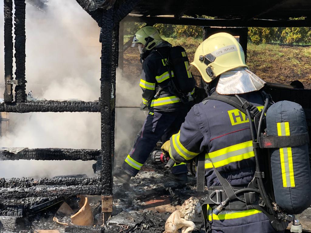 Požár altánu Rtyně nad Bílinou (7).jpg