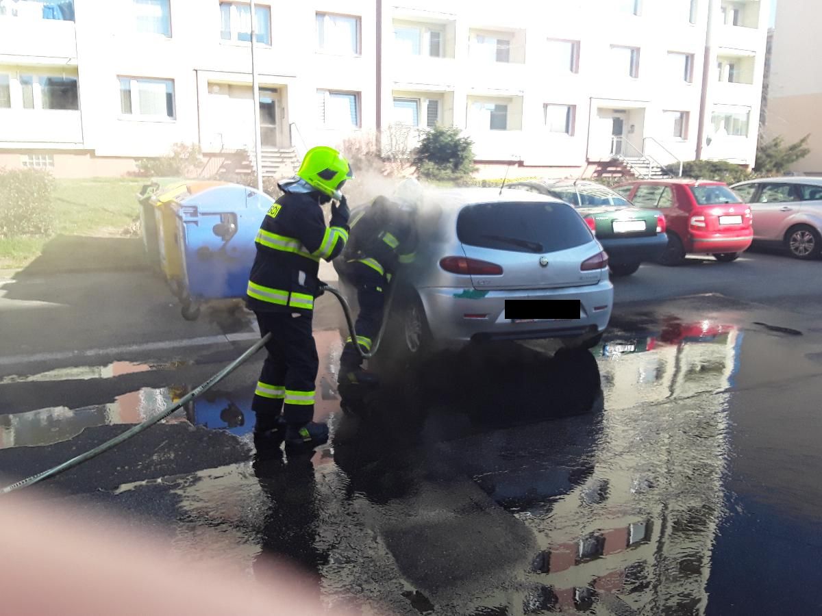 Požár auta (4).jpg