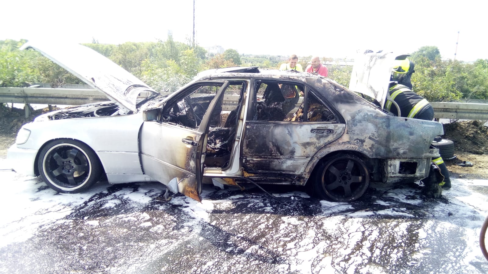Požár auta D8 (1).jpg
