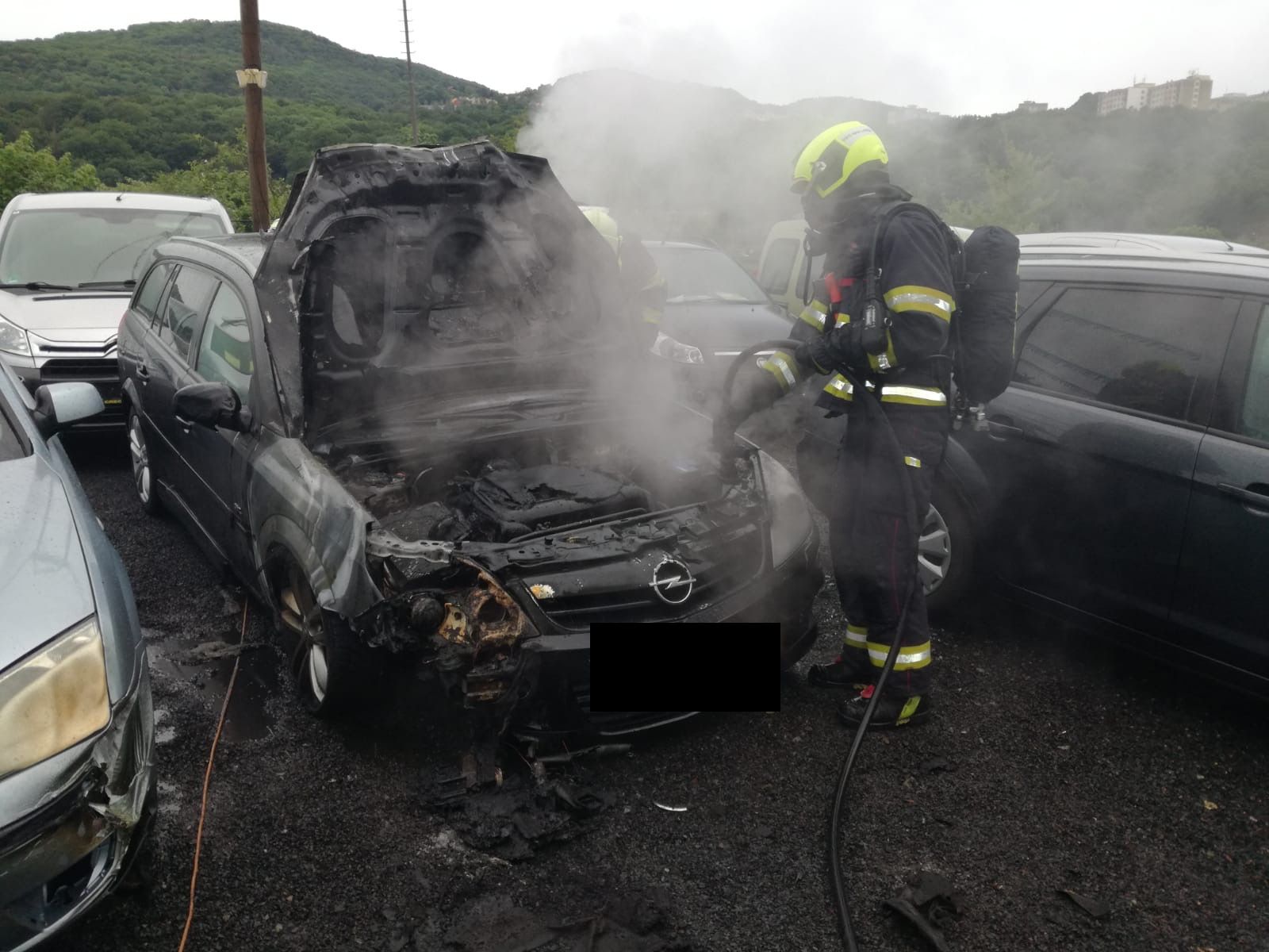 Požár autobazar (1).JPG