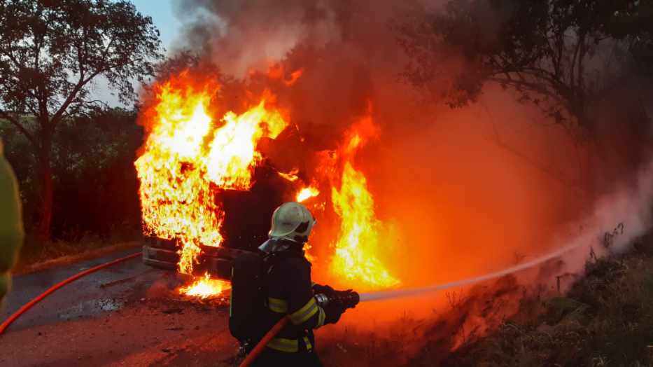 Požár autobusu (4).jpg