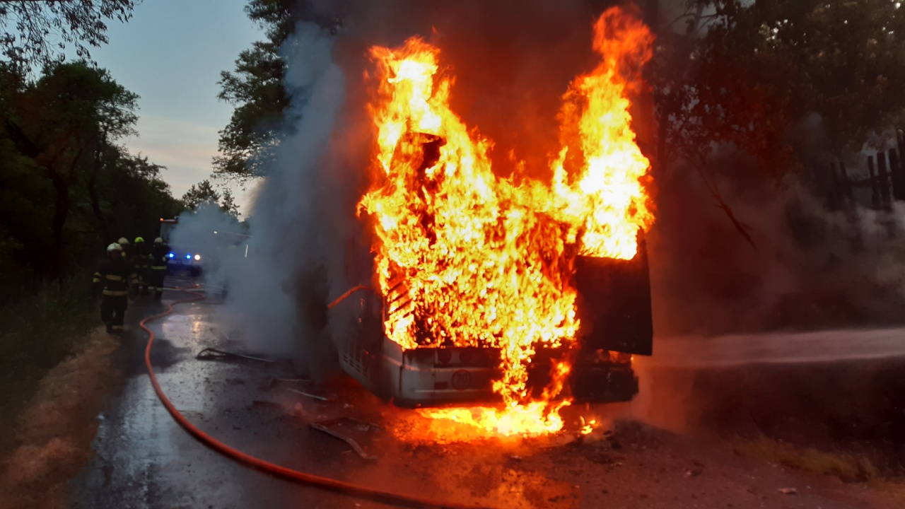 Požár autobusu (5).jpg