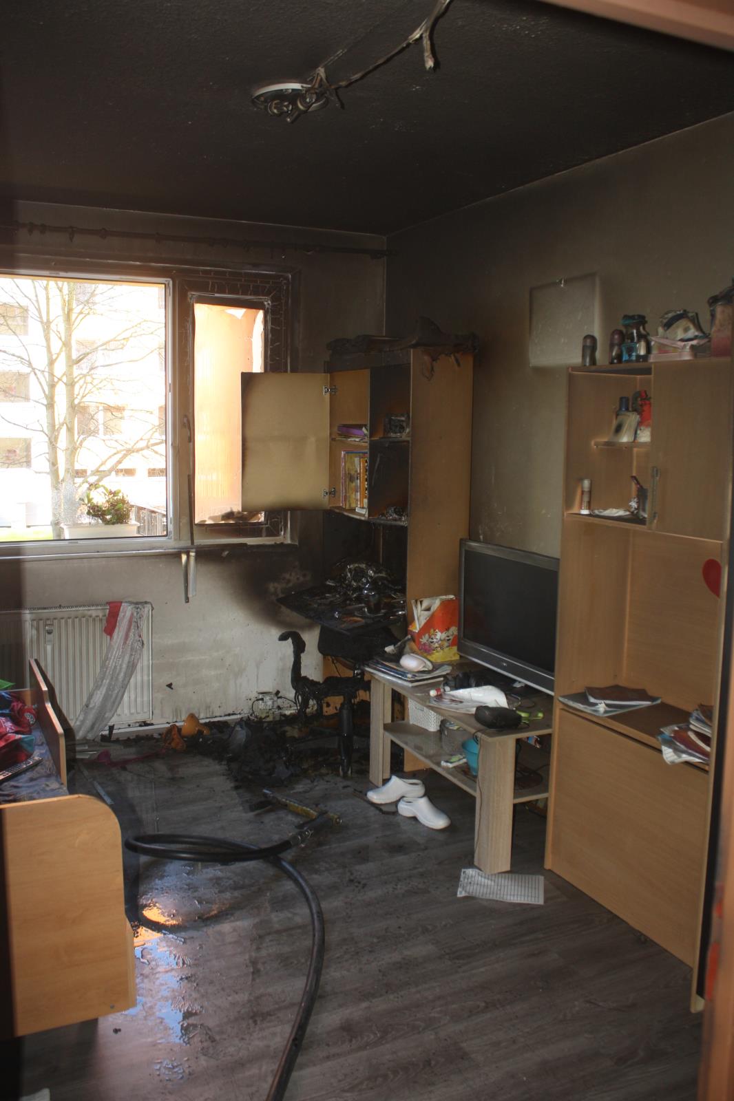 Požár bytu, České Budějovice - 1. 12. 2020 (2).JPG
