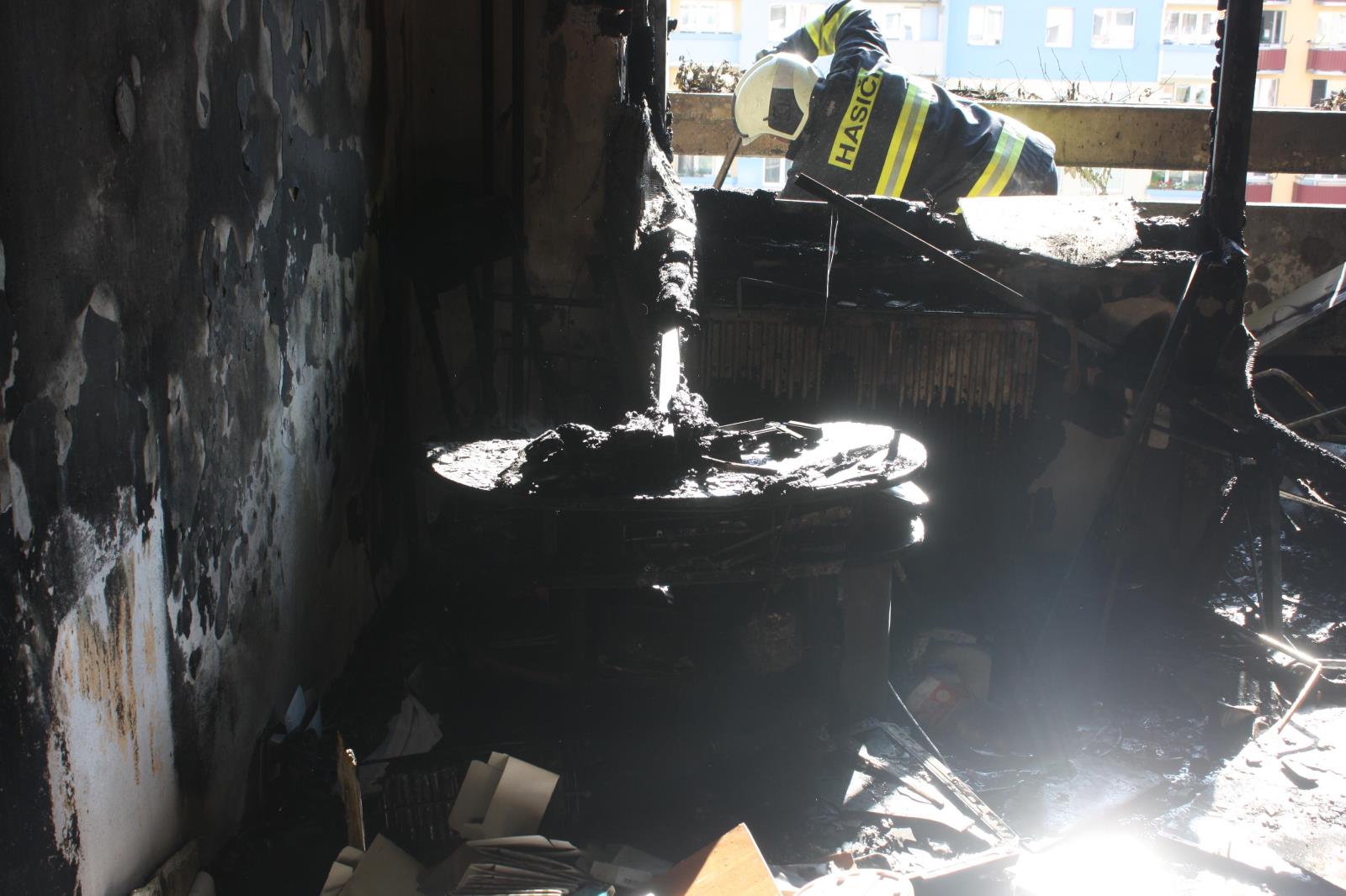 Požár bytu, České Budějovice - 24. 6. 2017 (6).JPG