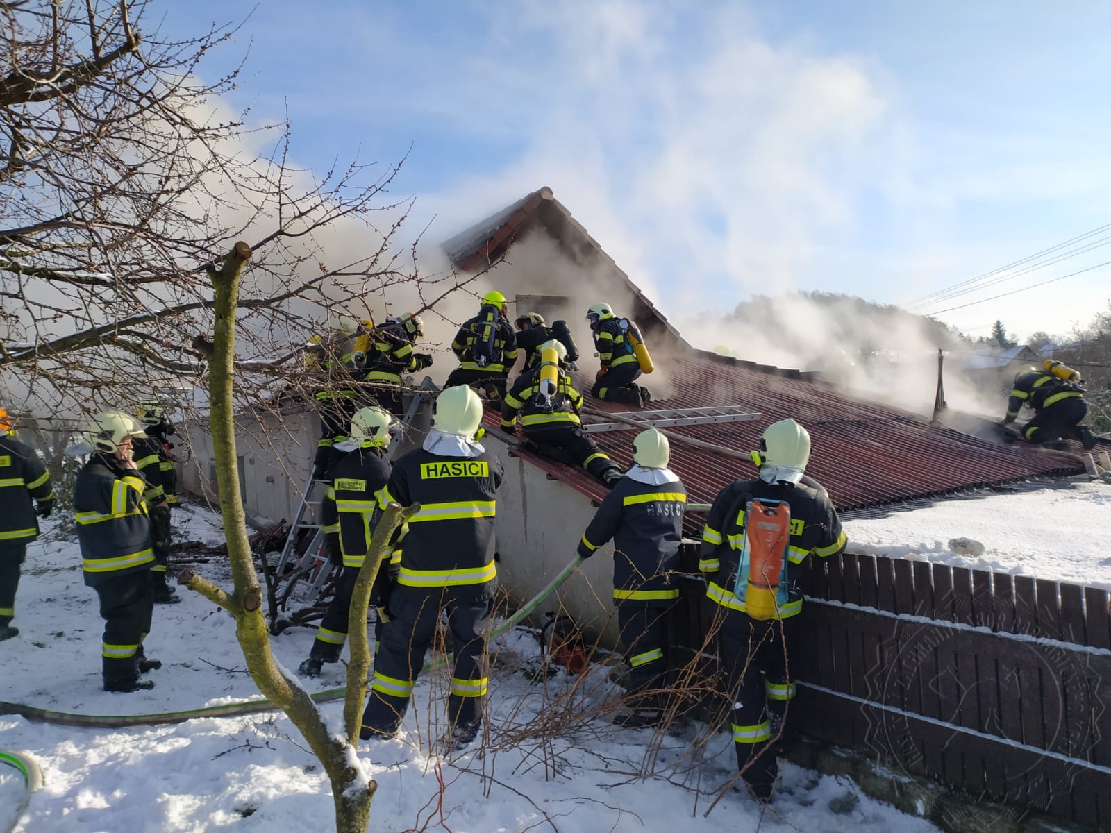 Požár dílny Podhořany16-1-2021 (1).jpg