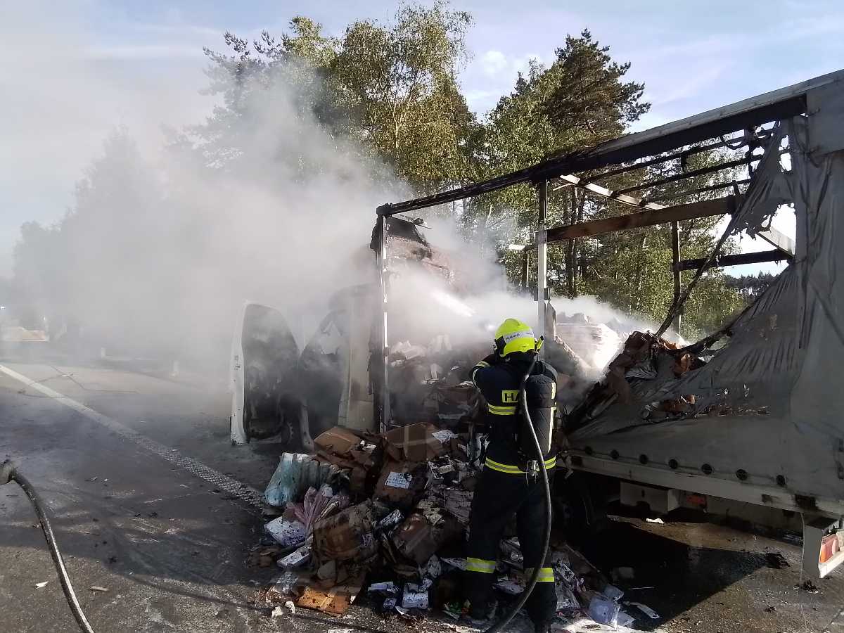Požár dodávky na dálnici D1 likvidovaly dvě jednotky hasičů