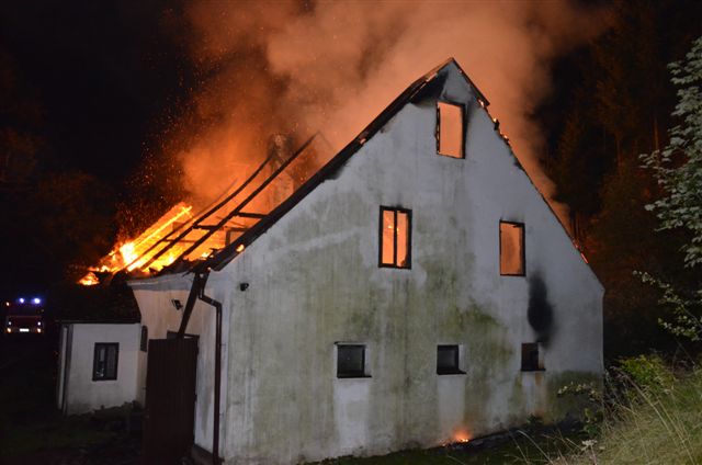 Požár domu Stráž 1.jpg