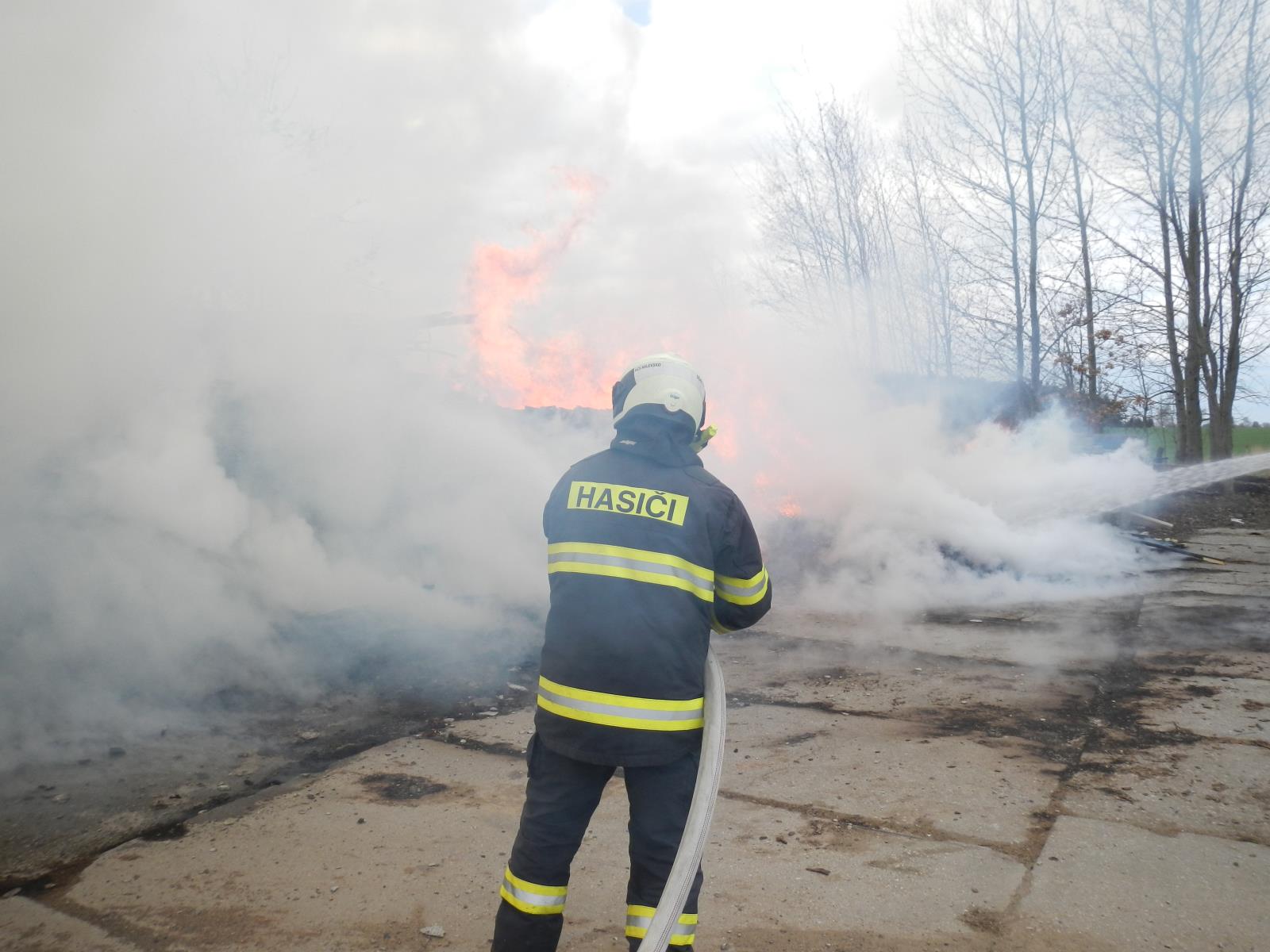 Požár dřeva, Borovany - 29. 3. 2020 (2).JPG