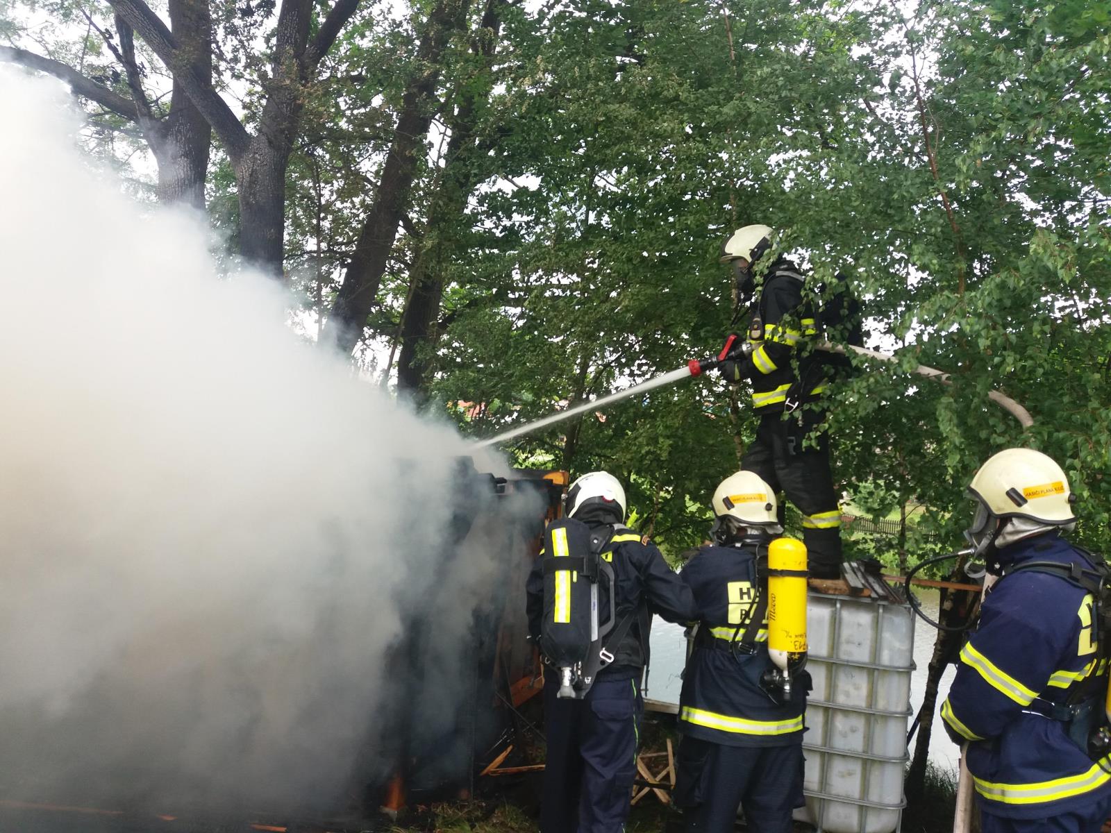 Požár dřeva, Planá nad Lužnicí - 24. 5. 2018 (7).jpg