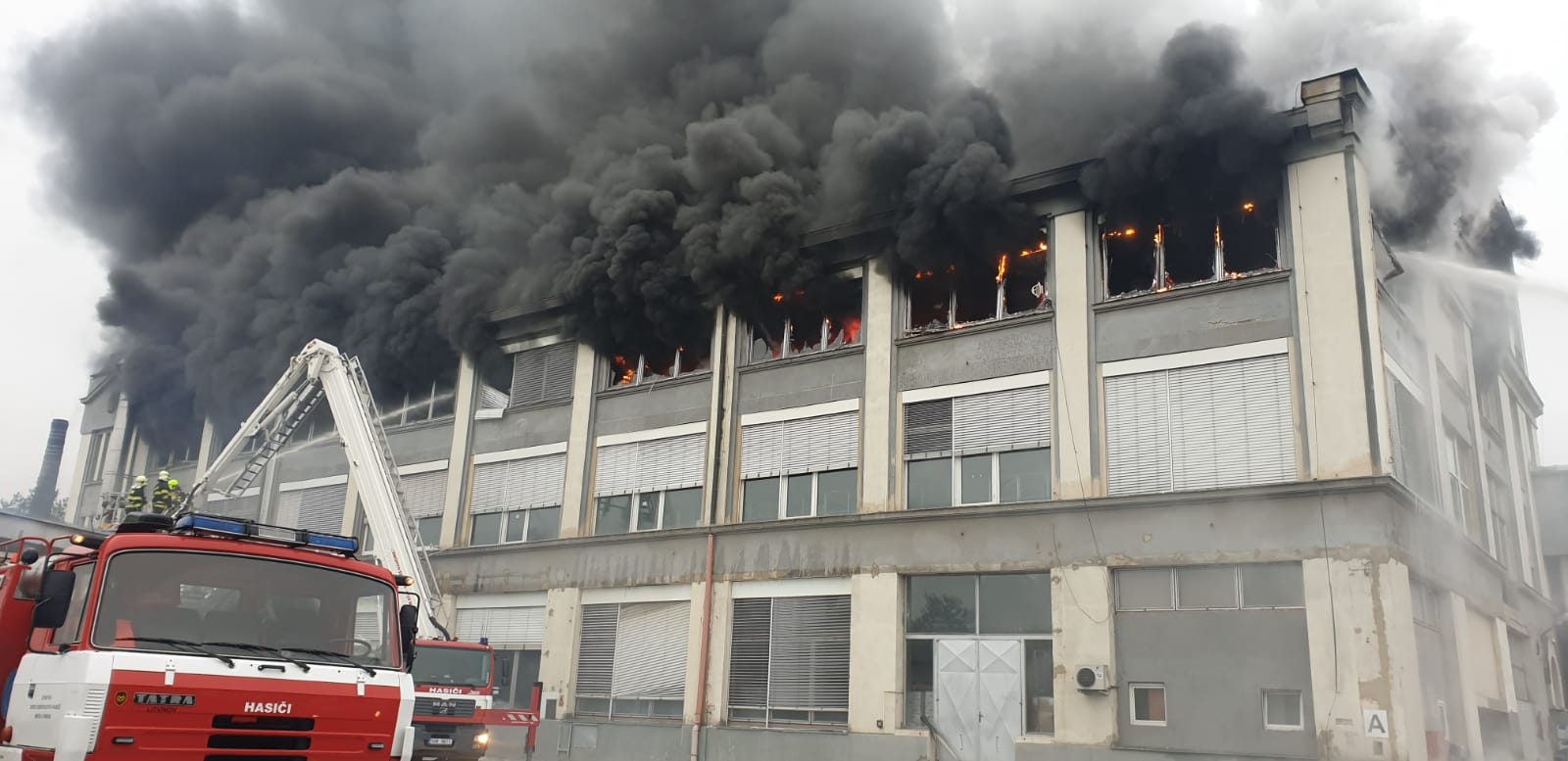 Požár hala Most (5).jpg