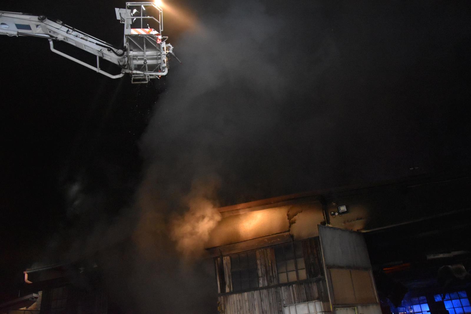 Požár haly Chlumec (3).JPG