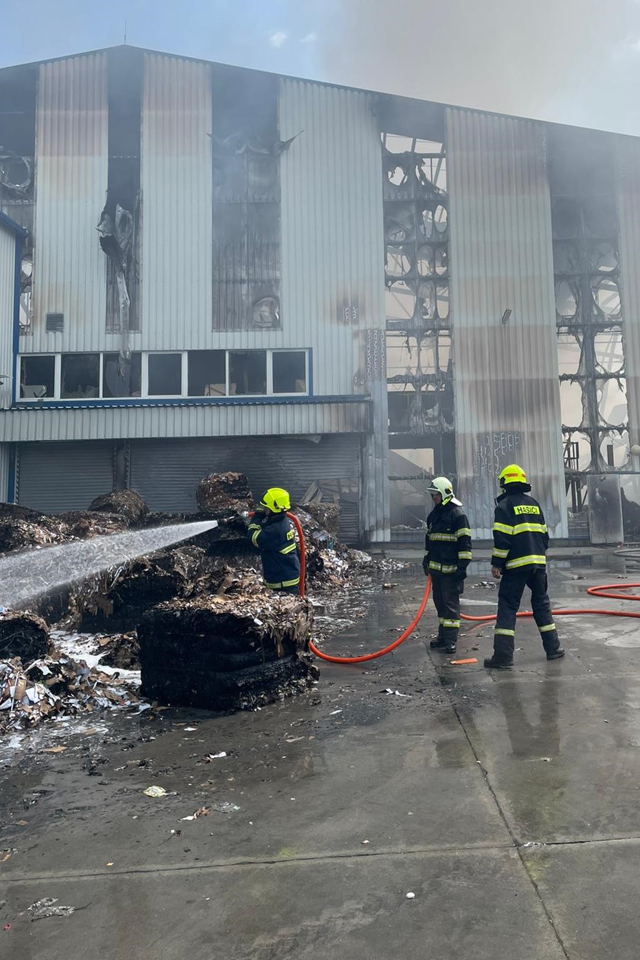 Požár haly ve Vimperku