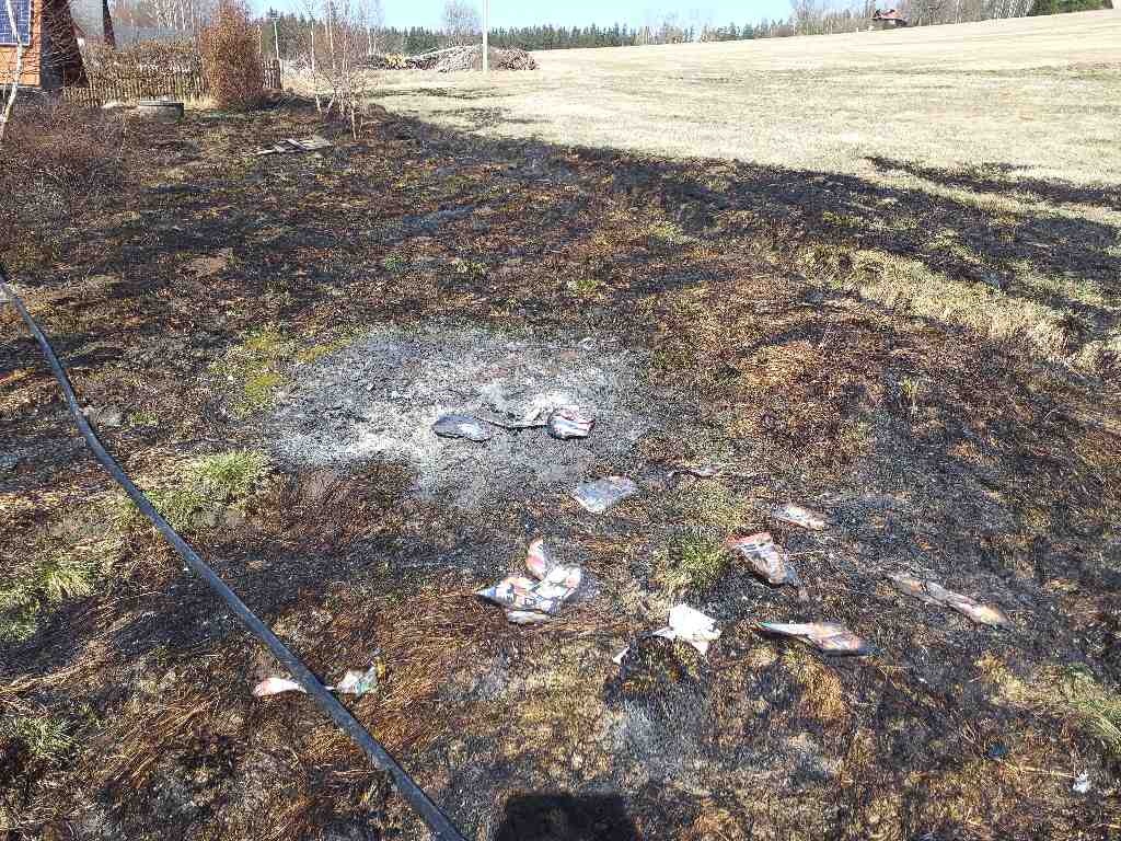 Požár louky3 30.3.2021.jpg