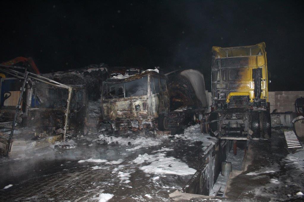 Požár nákladních aut Žalhostice (8).jpg