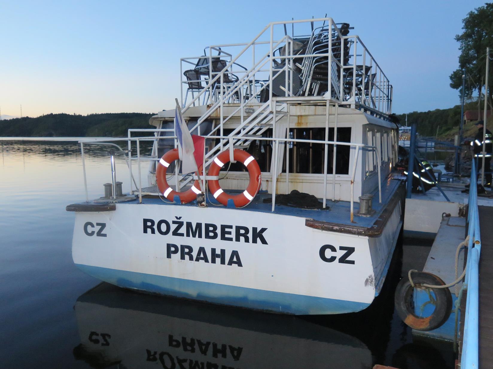 Požár parníku, Orlík nad Vltavou - 17. 6. 2016 (1).JPG