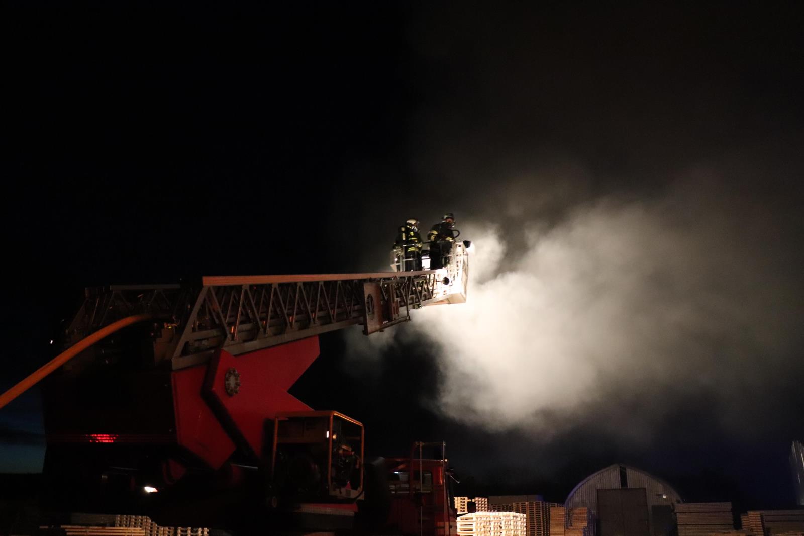 Požár pily, Mirkovice - 26. 4. 2019 (9).JPG