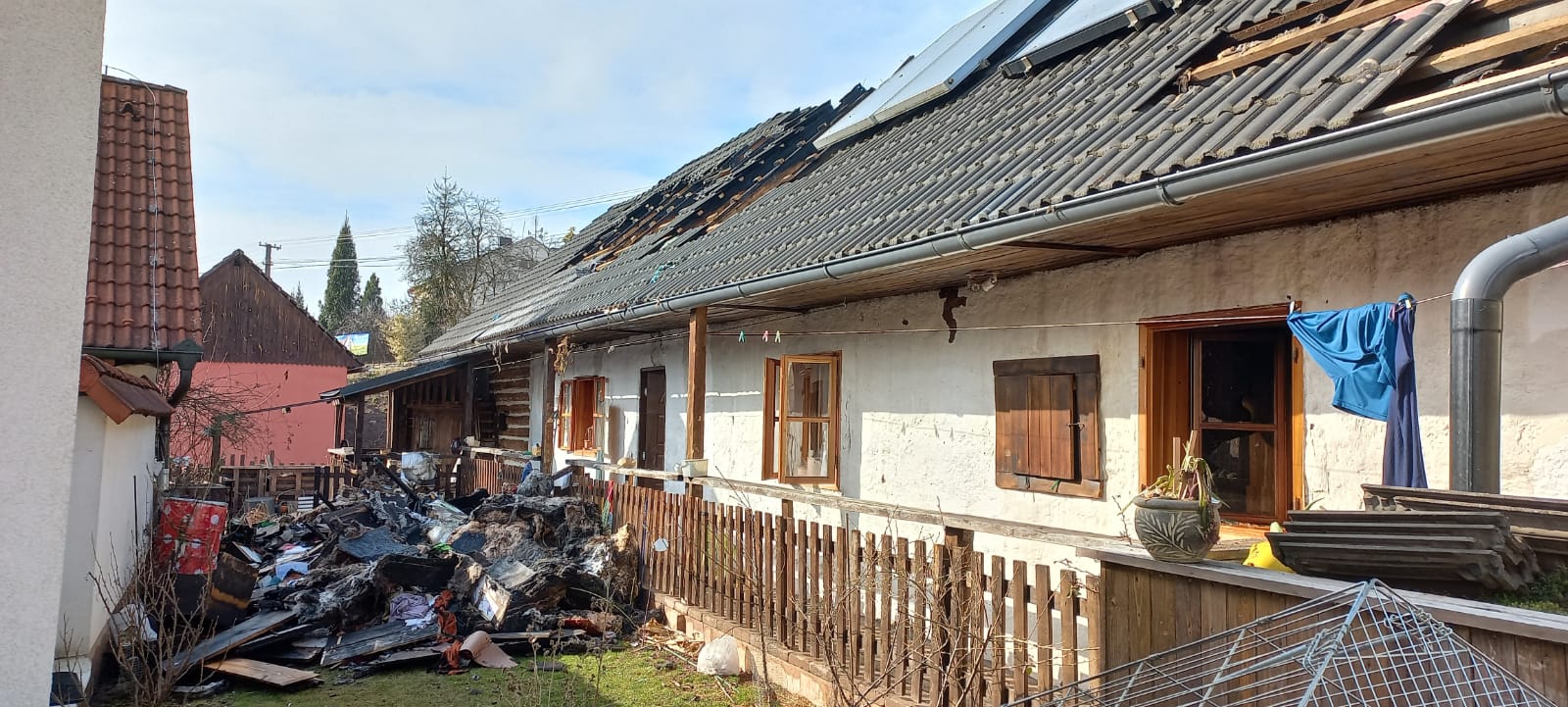 Požár podkroví, Nová Ves u Chýnova - 20. 3. 2022 (4).jpg
