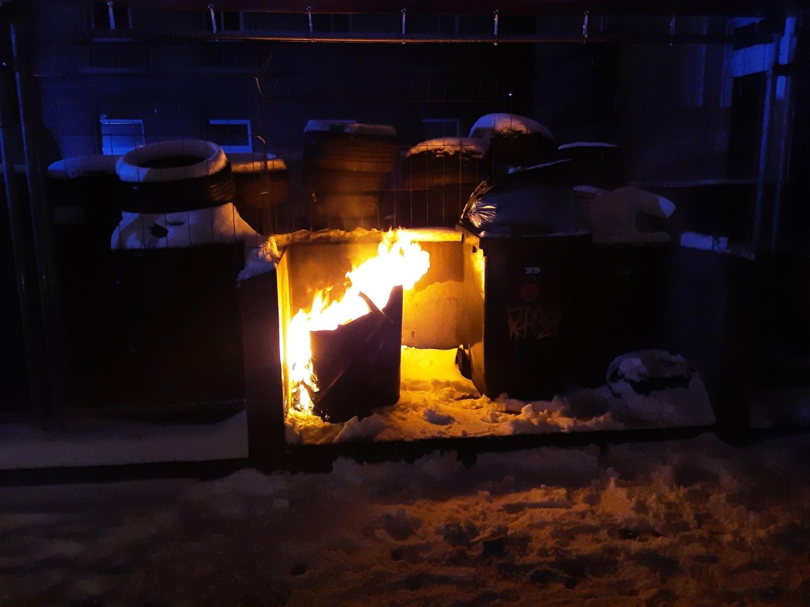 Požár popelnice v Liberci