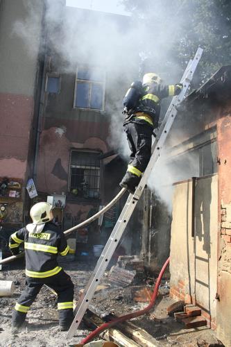 Požár přístavku Chrochvice (2).JPG